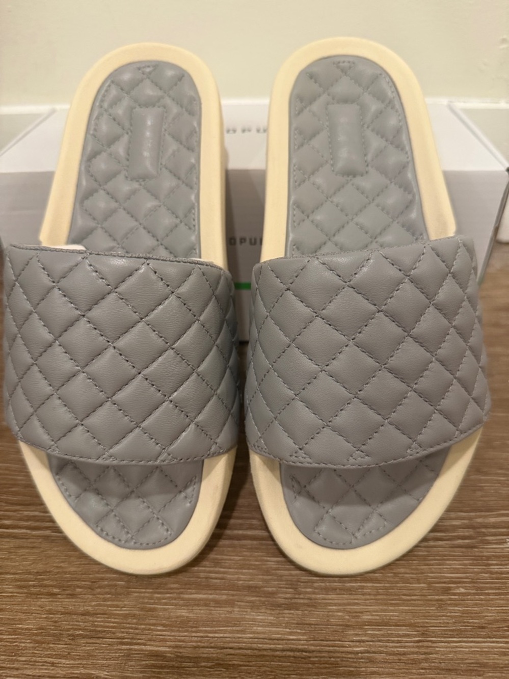 APL Women’s Lusso Leather Slides Size 7 Cement Gray  NEW